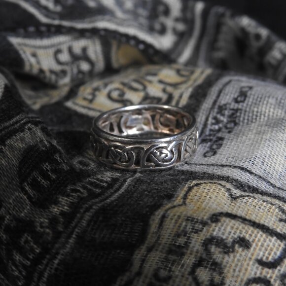 Sterling Silver Celtic Ring Band Size 4.75 - Picture 12 of 12